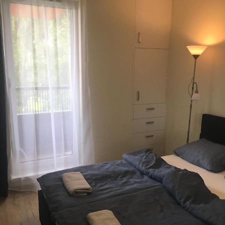Sky One Apartment Krakow Bagian luar foto