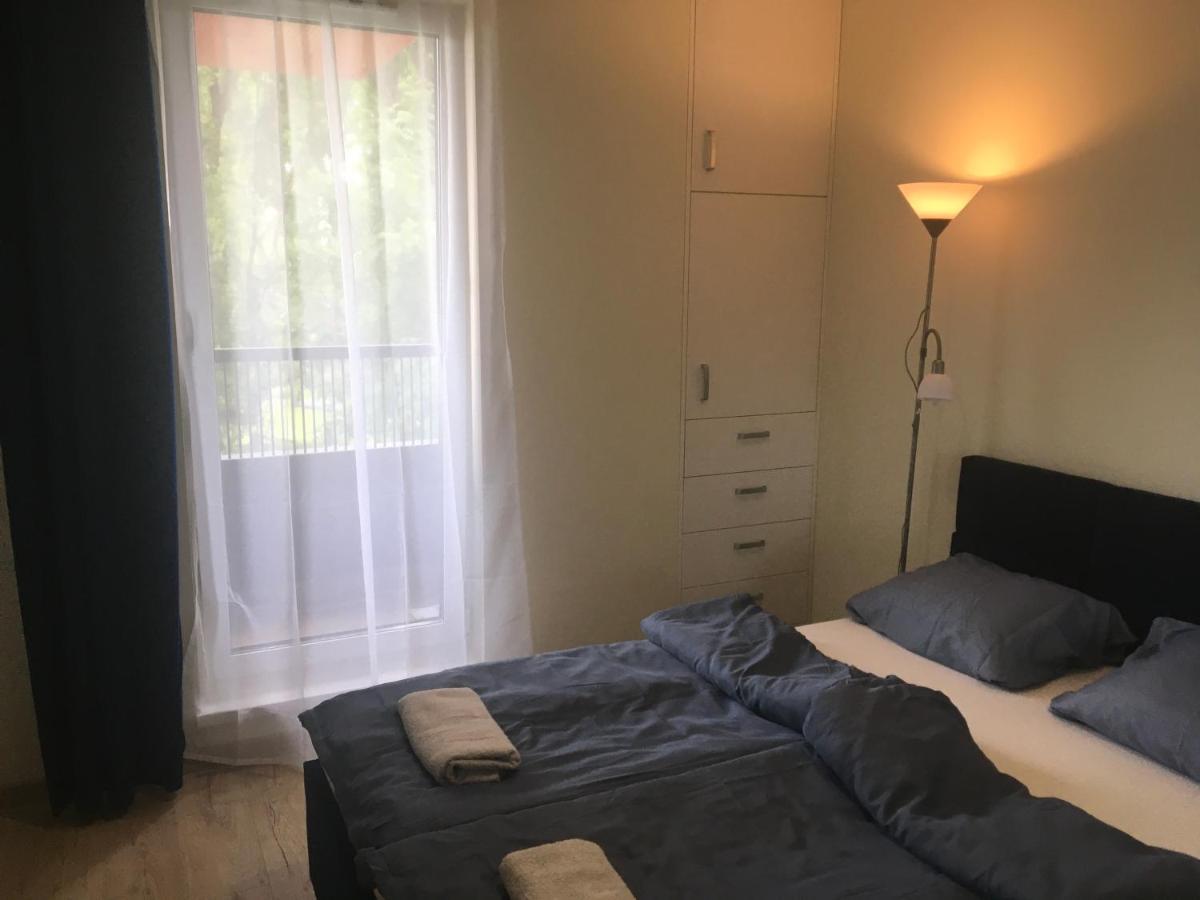 Sky One Apartment Krakow Bagian luar foto
