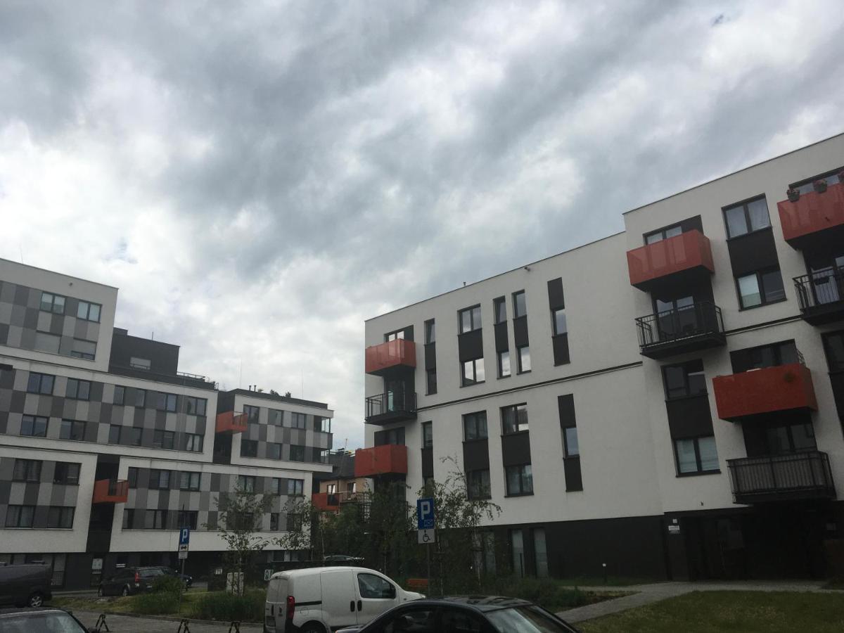 Sky One Apartment Krakow Bagian luar foto